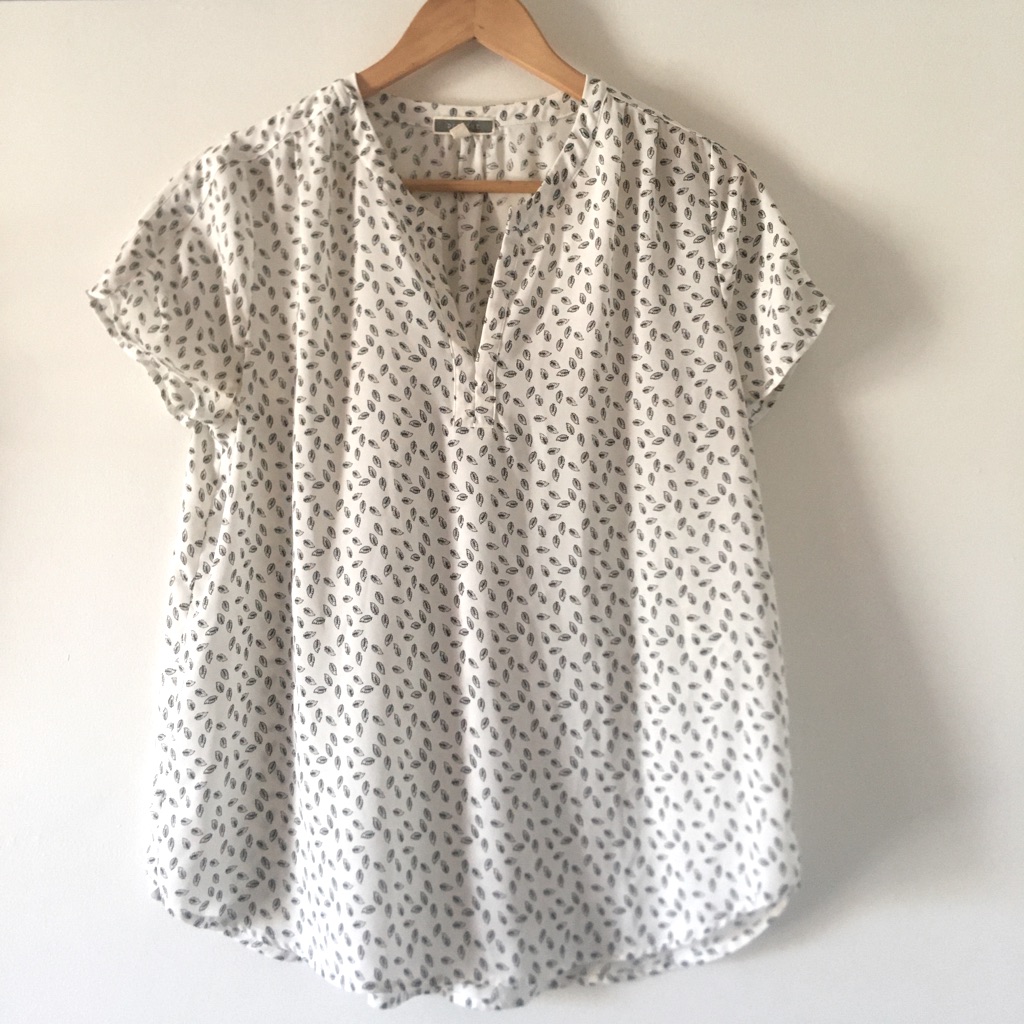 Leaf Pattern V Neck Top